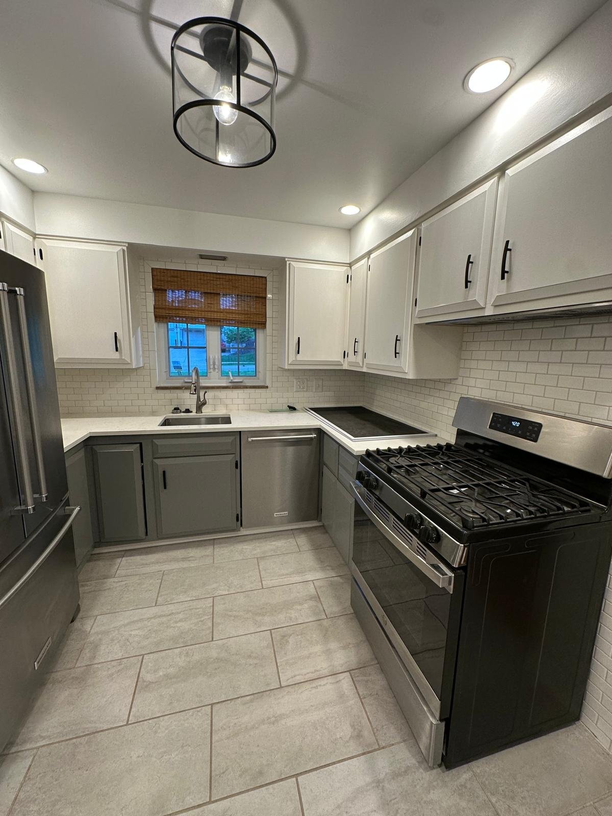 Building Photo - 547 Greenhurst Dr