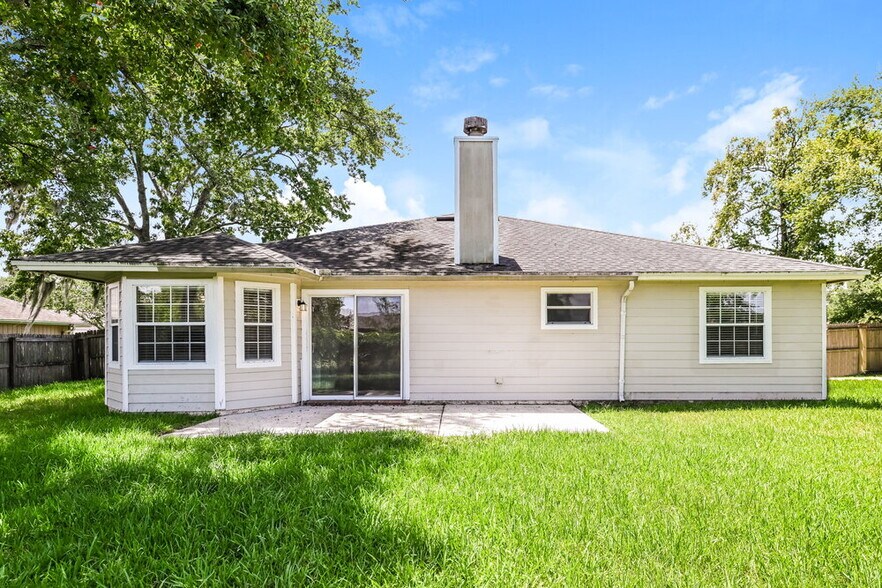 Building Photo - 449 Baybrook Dr