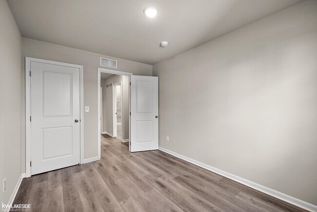 Building Photo - 28280 Delano Dr