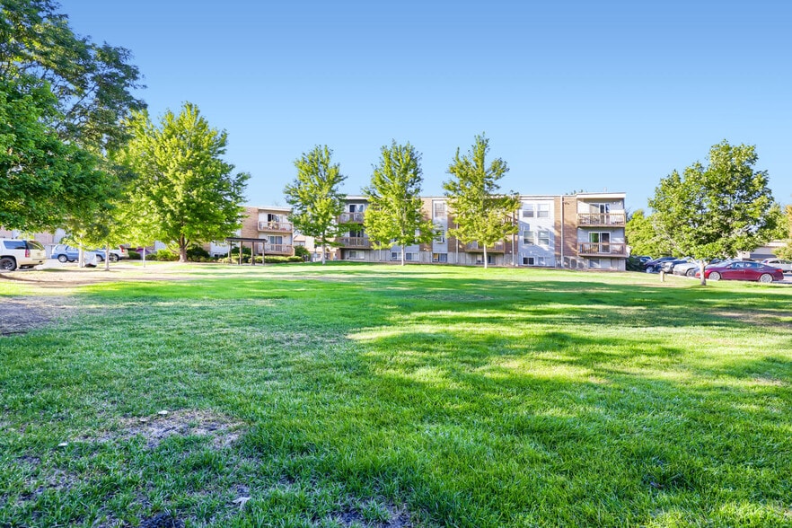 Building Photo - 1606 Cottonwood Dr
