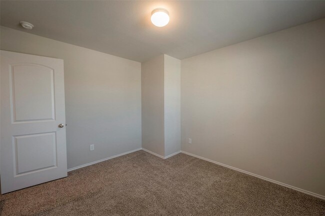 Building Photo - 2318 Georgina Falls Dr