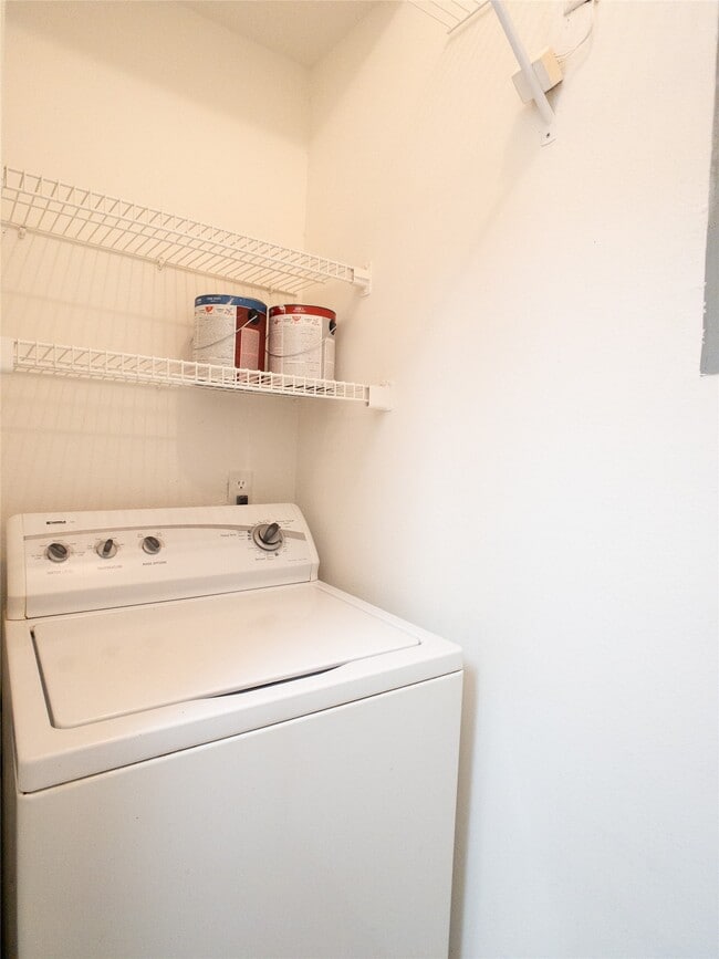 Building Photo - 6500 Harbor Town Dr