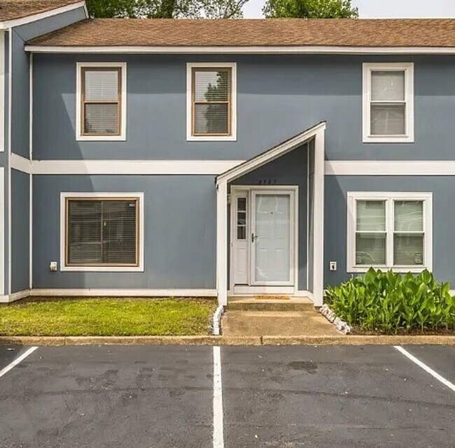 Primary Photo - Beautiful Unit overlooking the Little Cree...