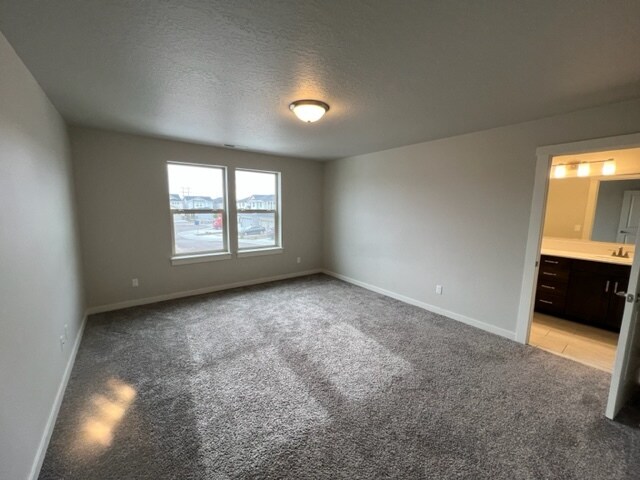 Building Photo - Moxie Ridge SE Boise heaven