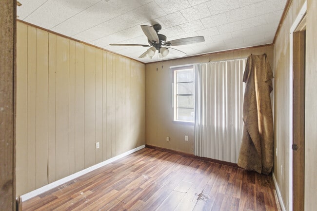 Building Photo - 919 25th St