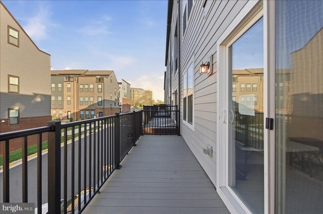 Building Photo - 13538 Sayward Blvd