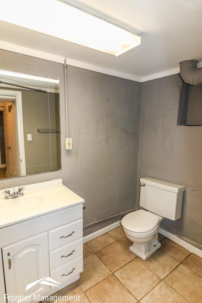 Building Photo - Completely remodeled 4 bedroom house just ...
