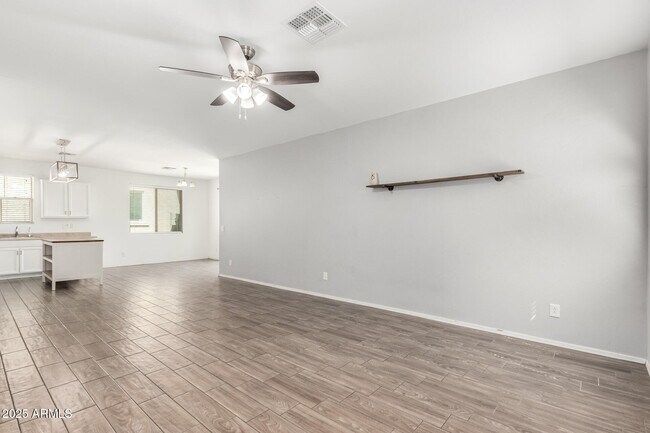 Building Photo - 10250 W Townley Ave