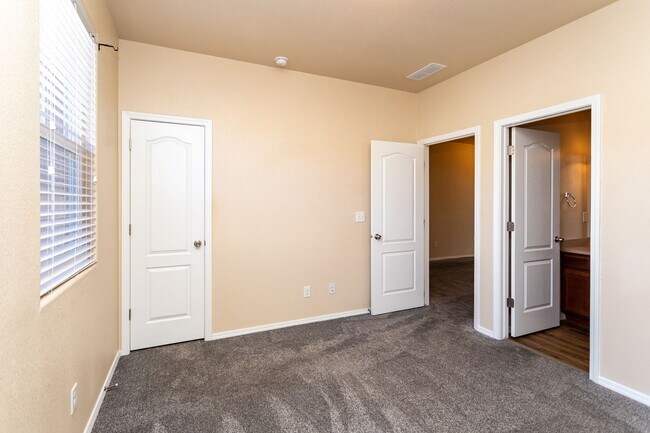 Building Photo - Modern 2-Bed, 2.5-Bath Townhouse in Desirable Norwood Neighborhood!