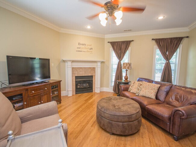 Building Photo - Luxury Living in Canebrake – Spacious, Stylish & Perfectly Located!