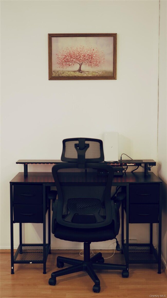 Building Photo - 21 Lake St