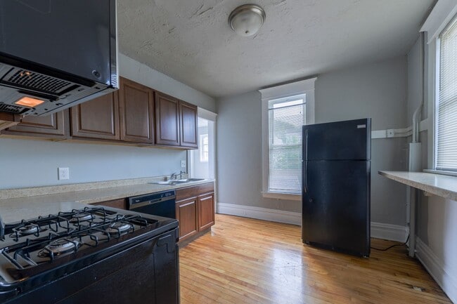 Building Photo - 2217-2217 Grand Ave S