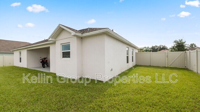 Building Photo - 4762 Drake Ave