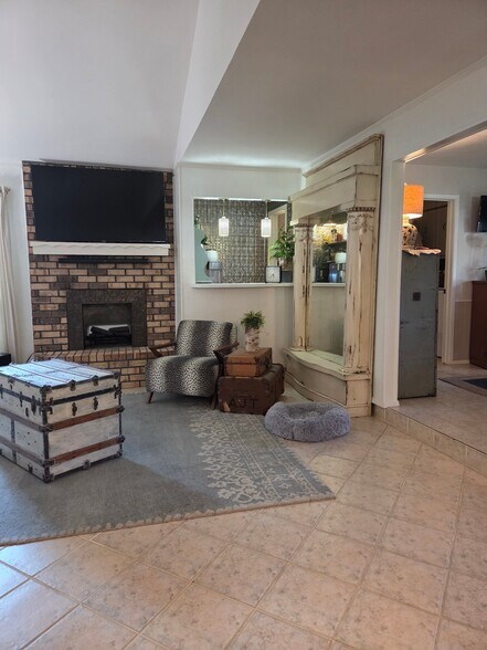 Building Photo - 2941 Ridgewood Dr