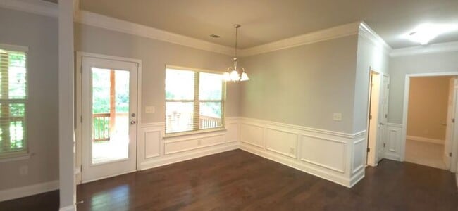 Building Photo - Brookside Crossing!