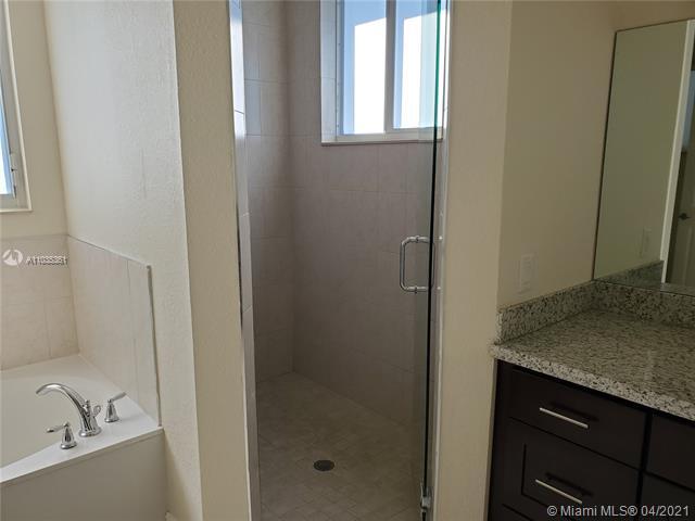 Building Photo - 9334 SW 173rd Ter