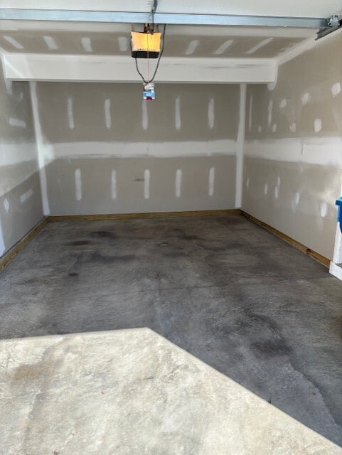 Building Photo - 8150 Lenker Dr