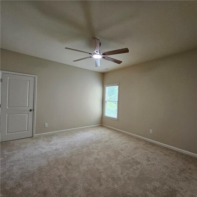 Building Photo - 426 Suwanee Pk Ter