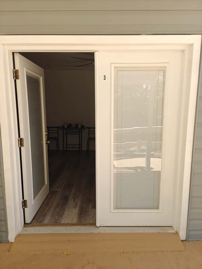 Building Photo - Remodeled Furnished 1Bed/1 Bath Unit in Beatty for Rent (Utilities Included)