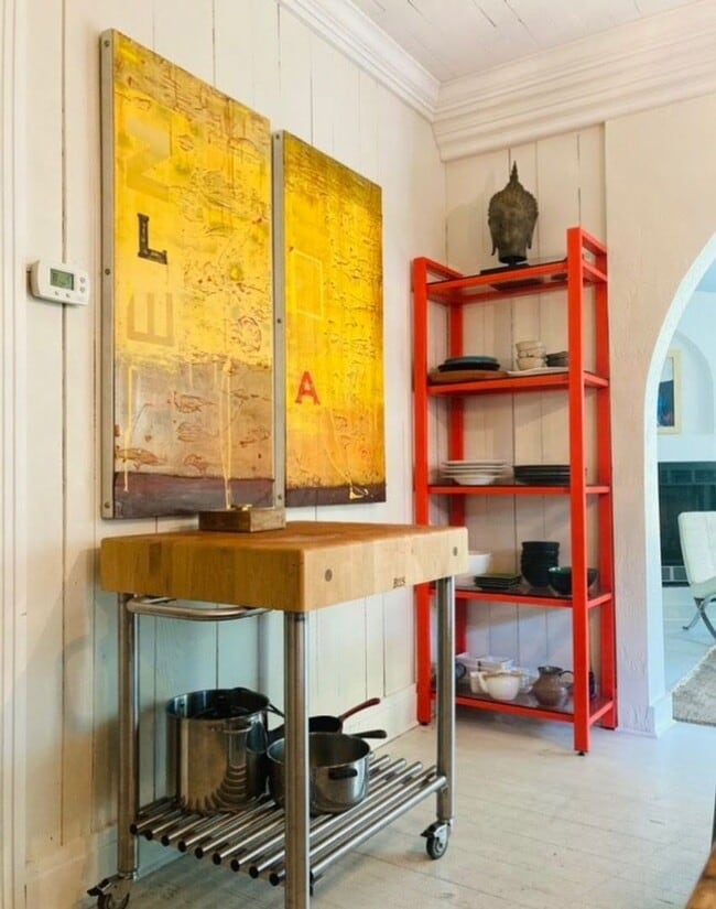 Building Photo - Looking for a lovely home that is fully furnished!