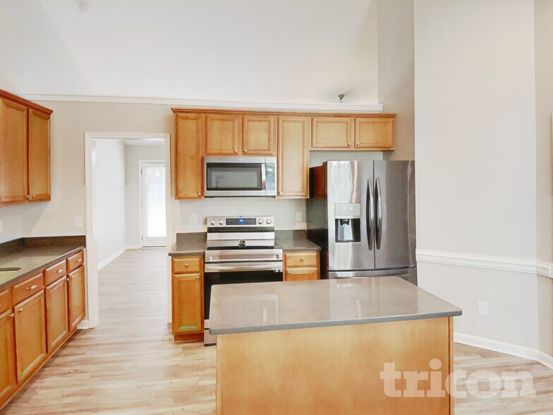 Building Photo - 614 Walnut Crossing Dr