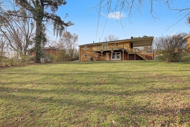 Building Photo - 534 Rosewood Dr