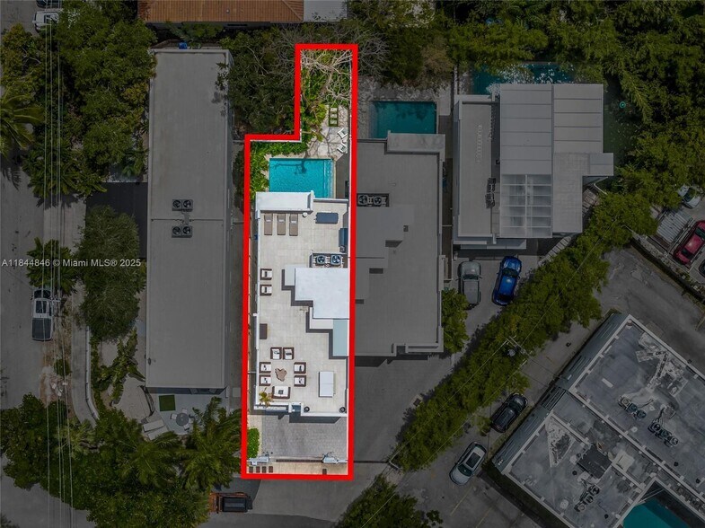 Building Photo - 2618 Trapp Ave