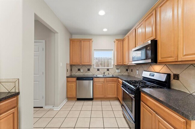 Building Photo - 6614 Autumn Flowers Dr