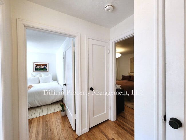 Building Photo - 3206 SW 13th Ave