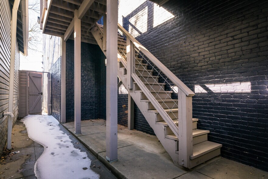 Building Photo - 701 E Kentucky St