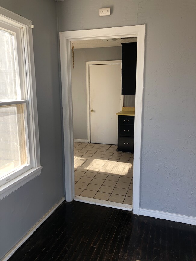 Building Photo - 312 S Georgia St