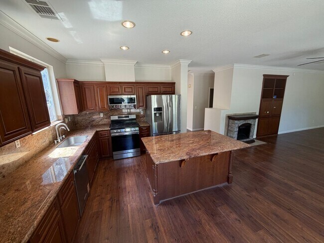 Building Photo - 5BD/2.5BA House for Rent Near Dublin's Hacienda Crossings!