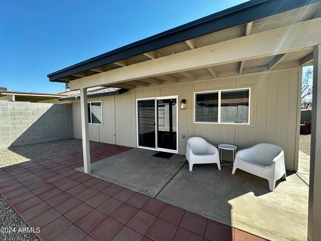 Building Photo - 3016 W Monona Dr