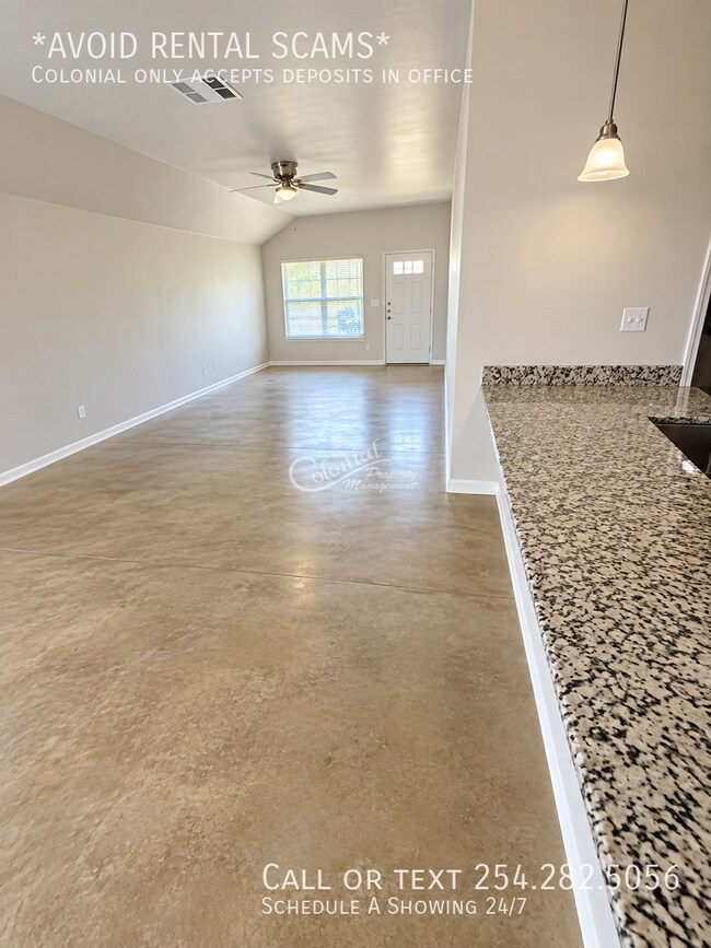 Building Photo - 3111 Stonewall Dr