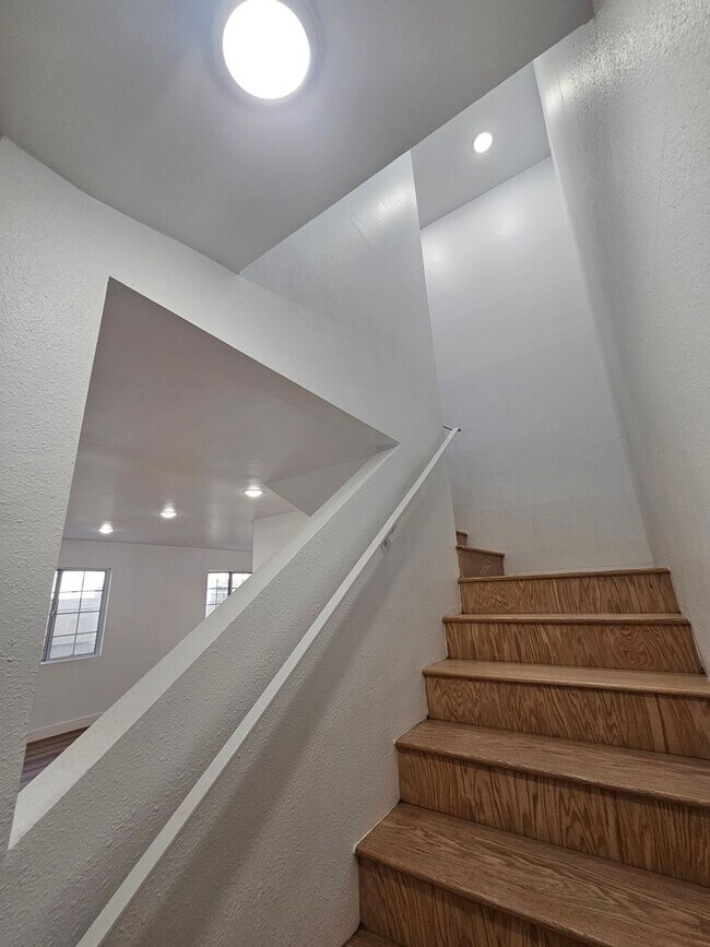 Building Photo - 245 E Ave 38