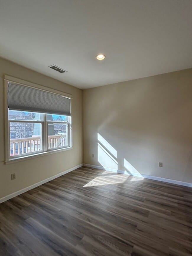 Building Photo - Gorgeous two bedroom apartment home