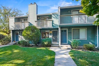 Building Photo - Charming 2bd/1.5ba SE Boise Townhome w/Pool