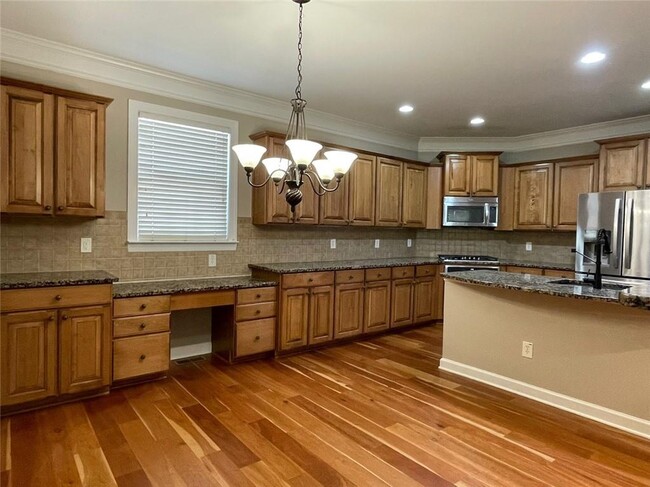 Building Photo - 2871 Royston Dr