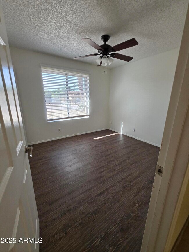 Building Photo - 10470 E Clinton St