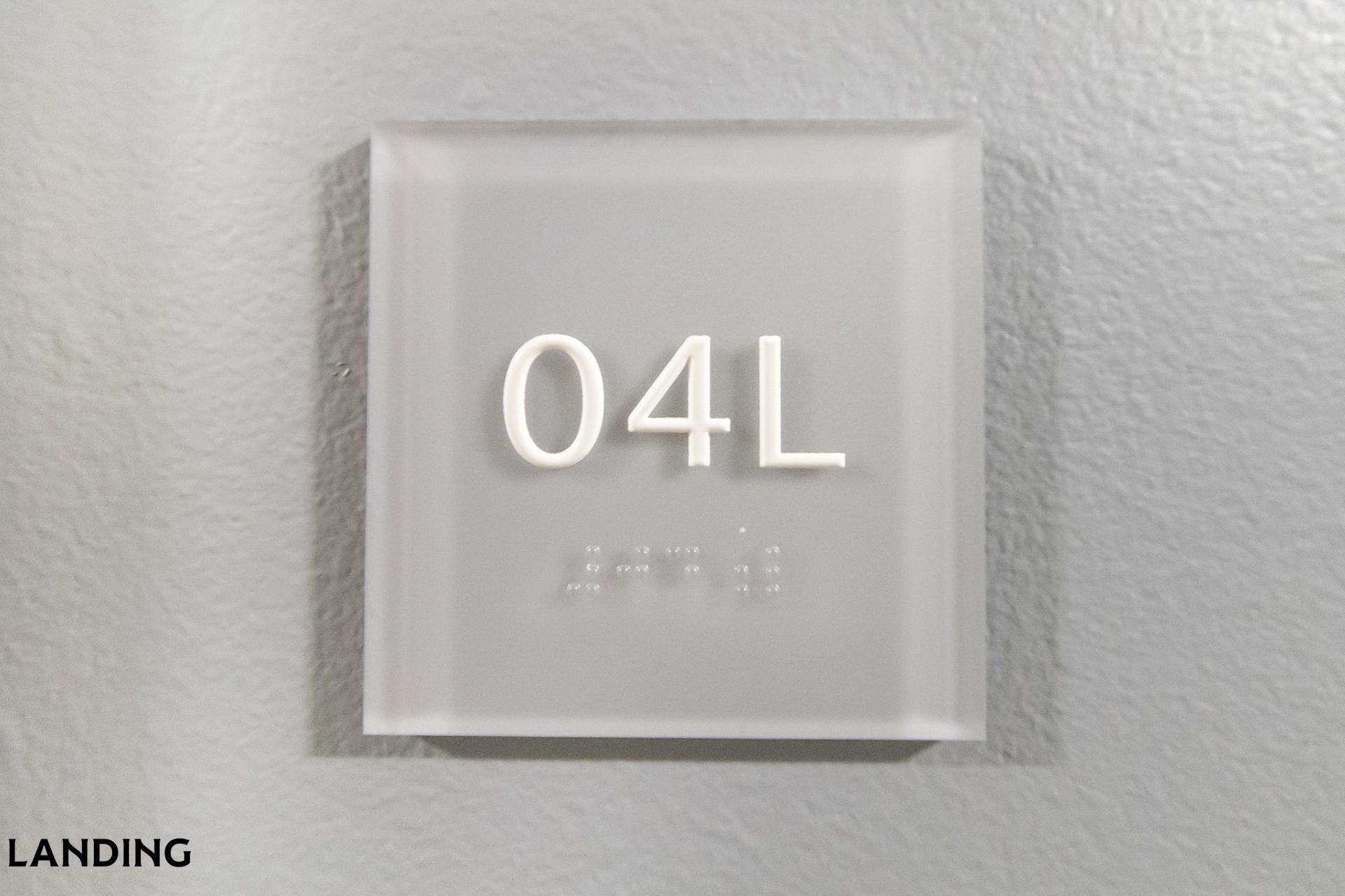 Building Photo - 265 College St