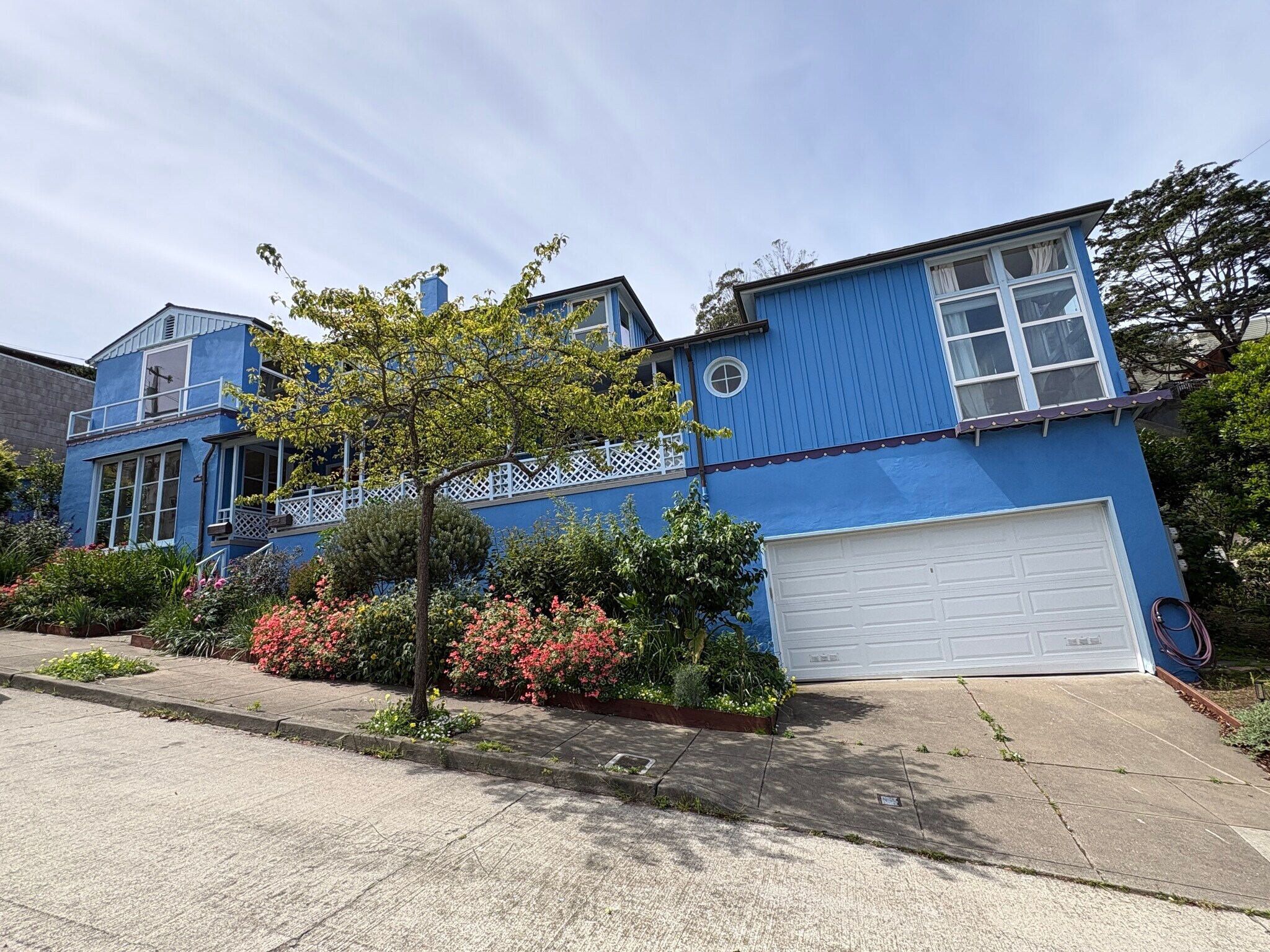 Building Photo - 1703 Funston Ave