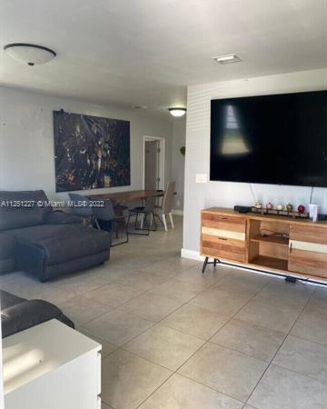 Building Photo - 7901 SW 21st St