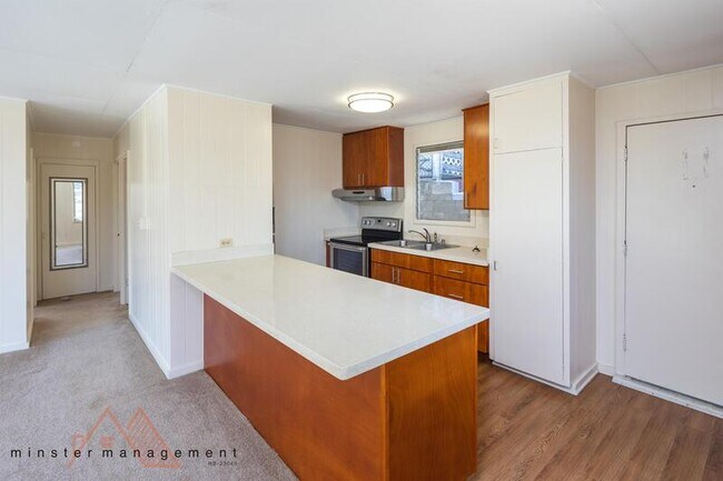 Primary Photo - 2057 10th Ave