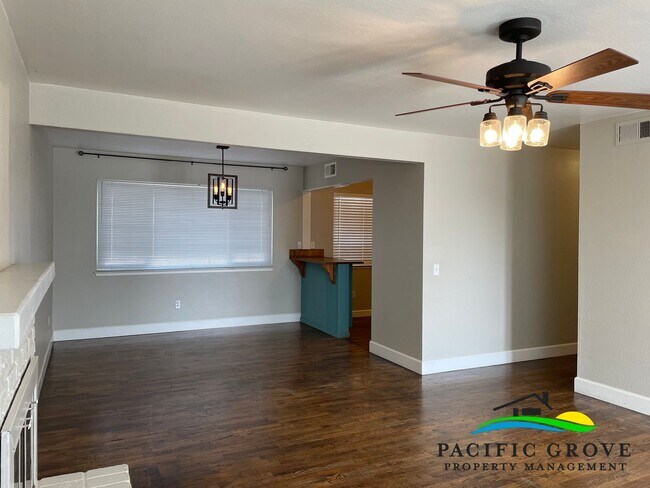 Building Photo - Updated Three Bedroom