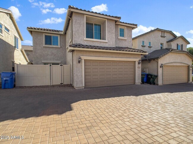 Building Photo - 1958 W Busoni Pl