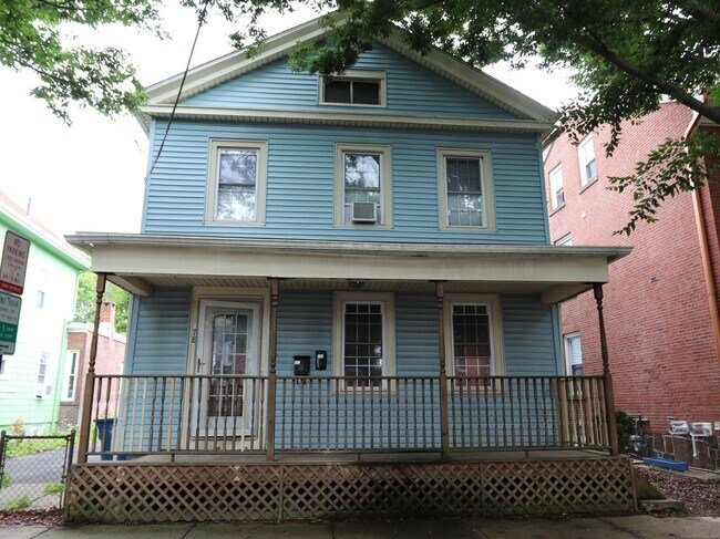 Primary Photo - 78 William St
