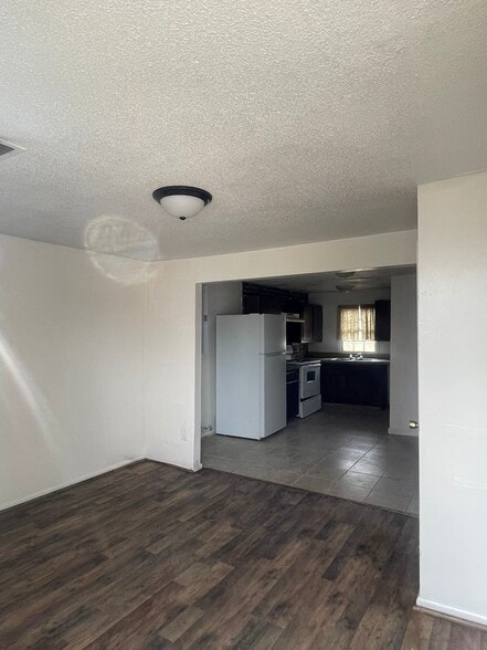 Building Photo - 520 Buckley St