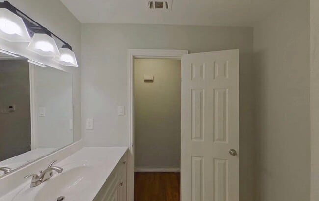 Building Photo - AVAILABLE NOW