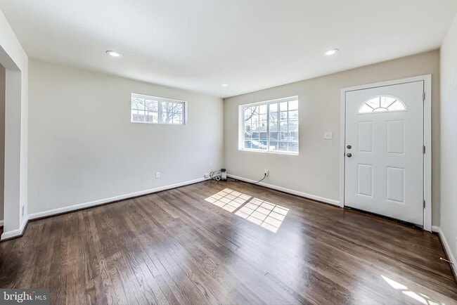 Building Photo - 4617 Creek Shore Dr