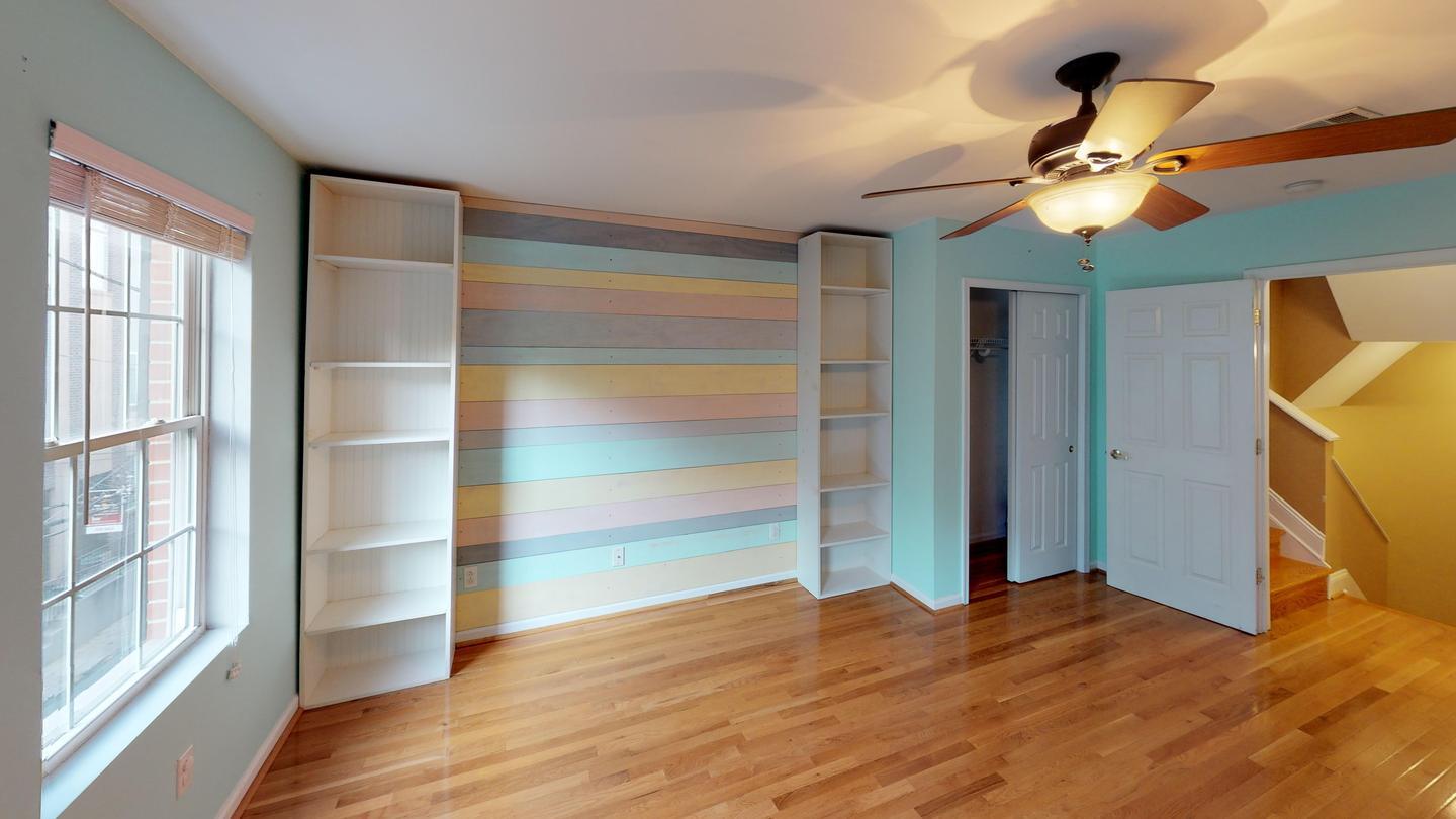 Building Photo - 1137 N Orianna St